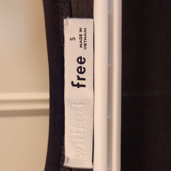 Aritzia wilfred ladies t shirt - Picture 2 of 3